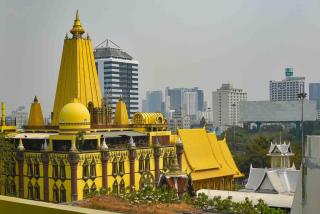Petch Tower Ekamai One Bedroom Apartment - Bangkok - 8
