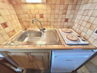 Studio Cabine, 4 Pers. - Balcon, Parking Privé, à 100m des Pistes et Commerces - FR-1-595-77 - 2