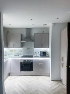 Stylish MK City centre Flat - Free Parking and Balcony - Milton Keynes - 2
