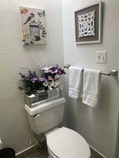 Chic Las Vegas Condo Getaway mins to the Strip FREE WiFi , Pool, Gym, 24HR Security - Las Vegas - 8