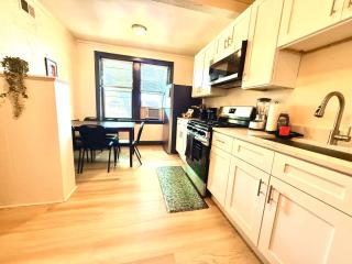 Midway Hideaway -Cozy 1BR- parking - Chicago - 1