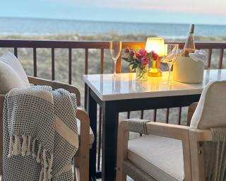 Front Row Oceanfront - 1 Min to Beach - Romantic Balcony with Sunrises! - Hilton Head Island - 1