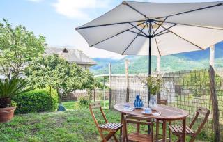 2 Bedroom Cozy Apartment In Camaiore - Camaiore - 0