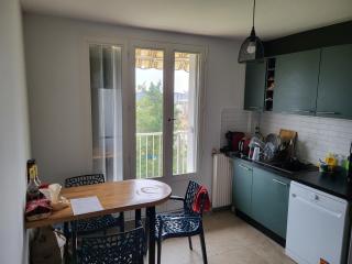 Chambre privée dans un appartement en colocation proche AEROPORT, GROUPAMA STADIUM, LDLC ARENA,EUROXPO,TRAMWAY - Décines-Charpieu - 2