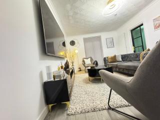 Ensuite Luxury Bedroom In Purfleet - 2