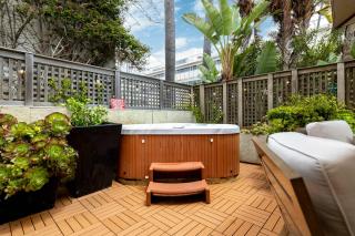 La Jolla Seaside Dream w Private Patio & Jacuzzi - San Diego - 9