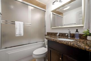 La Jolla Seaside Dream w Private Patio & Jacuzzi - 3