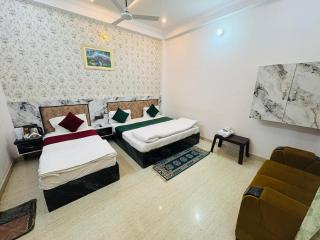 Shri Radhe Radhe Guest House In-front of Ram Janam Bhumi Main Gate Fully AC All Rooms - Ayodhya - 8