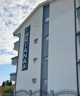 Hotel Ariana Lux - Donji Štoj - 0