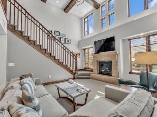 Hyatt Centric Escape with Shared Pool and Hot Tub - Park City - 0