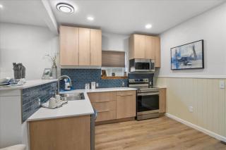 Modern 3BR Home Near WashU and Hospitals with Parking - University City - 9