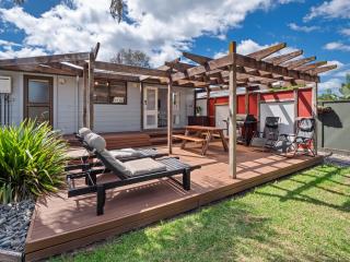 Beach House with Spacious Backyard in Papamoa - Papamoa - 9