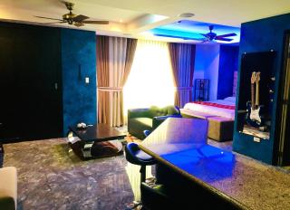 Luxury Penthouse Hotel & Residences Free Netflix - Sampong - 3