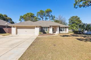 Emerald Coast Breeze Retreat Single-Level 4-Bedroom Beach Getaway (Sleeps 12) - Fort Walton Beach - 3