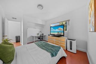 Entire Private 4-Bedroom w Garage & Gated Yard, Near San Diego Gaslamp, Beach, Available Now - National City - 7