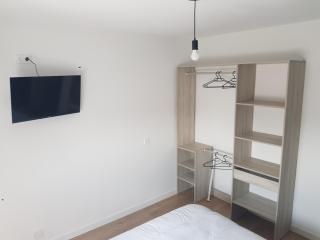 Chambre privée dans un appartement en colocation proche Aéroport, GROUPAMA STADIUM, LDLC ARENA EUROXPO - Décines-Charpieu - 1