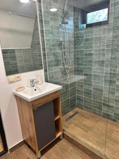 A and B Cottages - 8