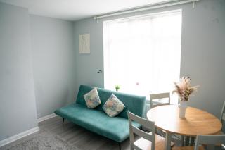 Modern London House With Free Parking & Family Friendly - Edgware - 0