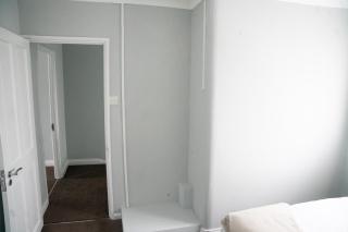 Entire Two Bedroom House London With Parking - Edgware - 4
