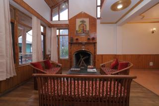 The Applewood Villa in Manali Romantic Stay - 3