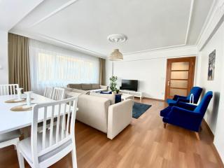 Central & Spacious Flat - No5 - 2