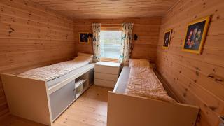 Cabin by Lenefjorden, 50hp Boat and bed linen included - Lyngdal - 3