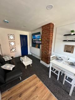 SLuxe escapes - Hull - 2