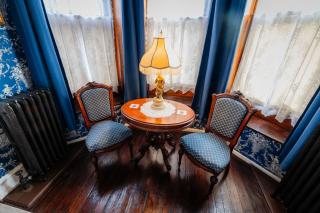 Gifford-Risley House Bed and Breakfast - Media - 2