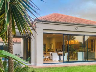 Kingfisher House, Pecanwood Estate, Hartbeespoort - Hartbeespoort - 9