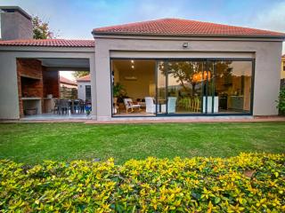 Kingfisher House, Pecanwood Estate, Hartbeespoort - Hartbeespoort - 8