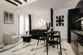 Naxos Petite In Town - 8