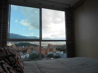 Laureles 16th floor stylish Spring City Treat - Medellín - 3