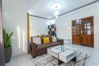 Logement paisible au cœur de Dakar, chambre avec bureau et salle de bain dans un appartement partagé - Dakar - 2