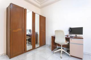 Logement paisible au cœur de Dakar, chambre avec bureau et salle de bain dans un appartement partagé - Dakar - 5
