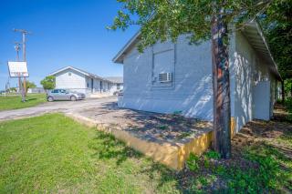 Royal Inn by OYO - Stephenville - 6