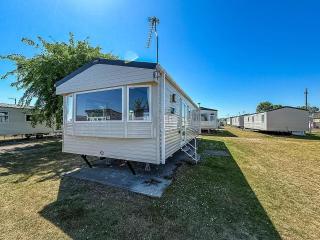 Lovely 6 Berth Caravan At Cherry Tree Holiday Park, Ref 70403C - Great Yarmouth - 0