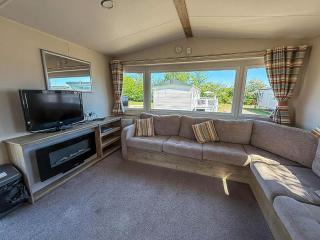 Lovely 6 Berth Caravan At Cherry Tree Holiday Park, Ref 70403C - Great Yarmouth - 3