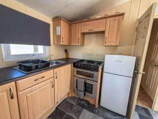 Stunning Caravan At Cherry Tree Holiday Park In Norfolk, Sleeps 8 Ref 70529C - Great Yarmouth - 3