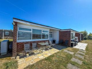 Lovely Chalet With Free Wi-Fi At Green Farm Park, Norfolk Ref 43395G - Scratby - 0