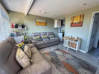 Lovely Chalet With Free Wi-Fi At Green Farm Park, Norfolk Ref 43395G - Scratby - 5
