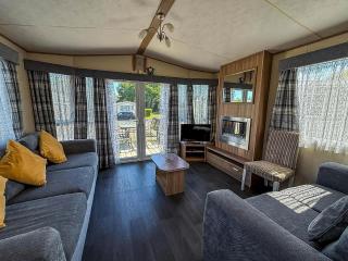 Beautiful 8 Berth Caravan At Cherry Tree Holiday Park In Norfolk Ref 70803C - 5
