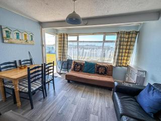 Lovely 4 Berth Chalet For Hire At California Sands In Norfolk Ref 52350Cs - Scratby - 1