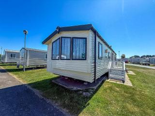 8 Berth Caravan With Decking At Caister Beach In Norfolk Ref 30016S - Great Yarmouth - 0