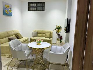 Cozy & Modern Stays - Trofwi - 0