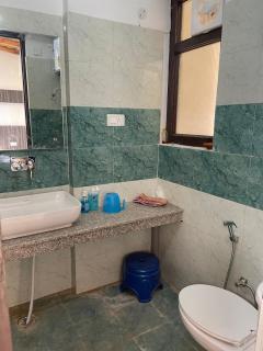 KAFAL TREE Home Stay - PET FRIENDLY - Bhowāli - 6