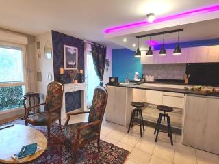 Chambre d'Amour Jacuzzi Bordeaux Parking - Bruges - 6