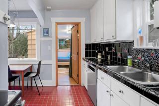 Greenlake Craftsman - Hot Tub, AC, Dog Friendly - Seattle - 1