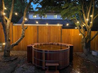 Greenlake Craftsman - Hot Tub, AC, Dog Friendly - Seattle - 0