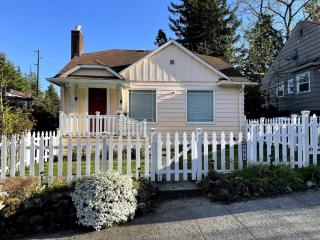 Greenlake Craftsman - Hot Tub, AC, Dog Friendly - Seattle - 8