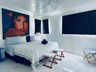 Sunrise Penthouse ocean view terrace beach few steps away SOBE - 5